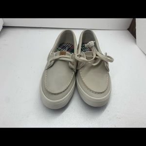 NEW size 8 Women's Pier Boat Shoe